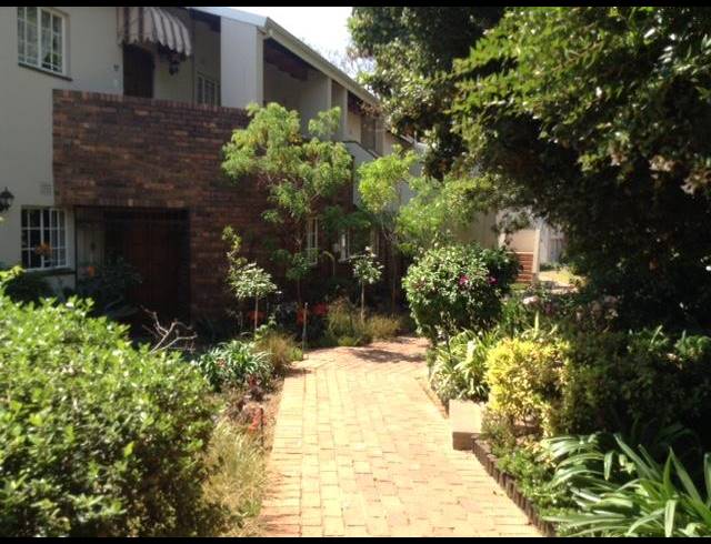 2 BEDROOM TOWNHOUSE FOR SALE IN SANDOWN